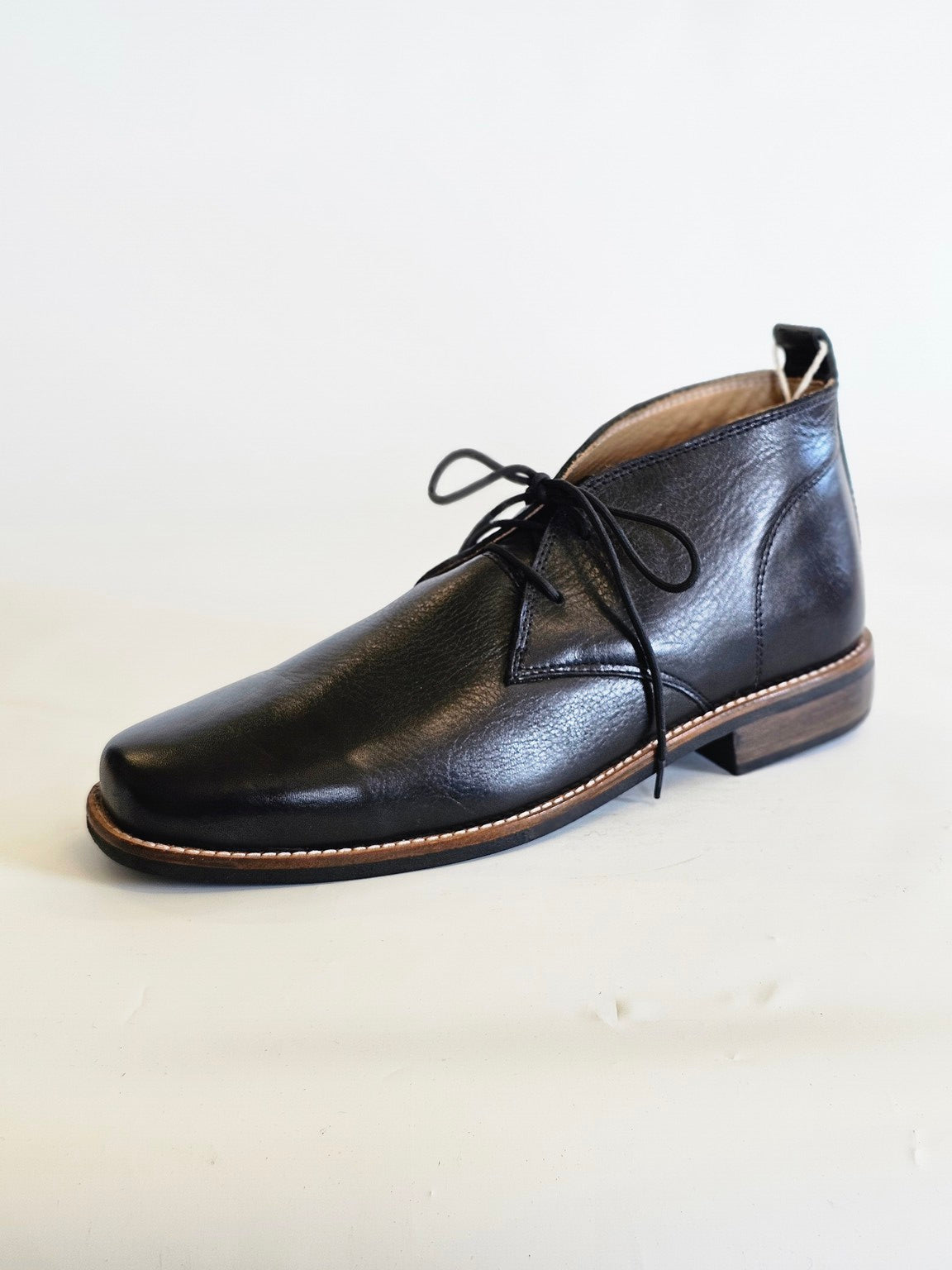 Kelvin Chukka - Hello Quality Collection