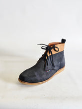 Load image into Gallery viewer, Bernett Chukka Two-tone - Hello Quality Collection

