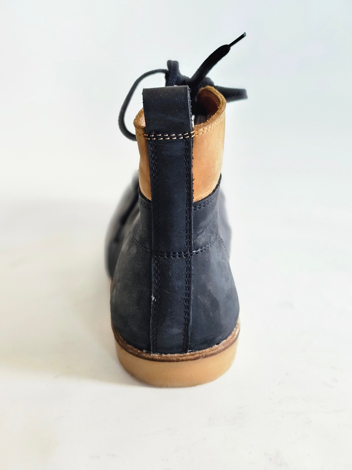 Bernett Chukka Two-tone - Hello Quality Collection